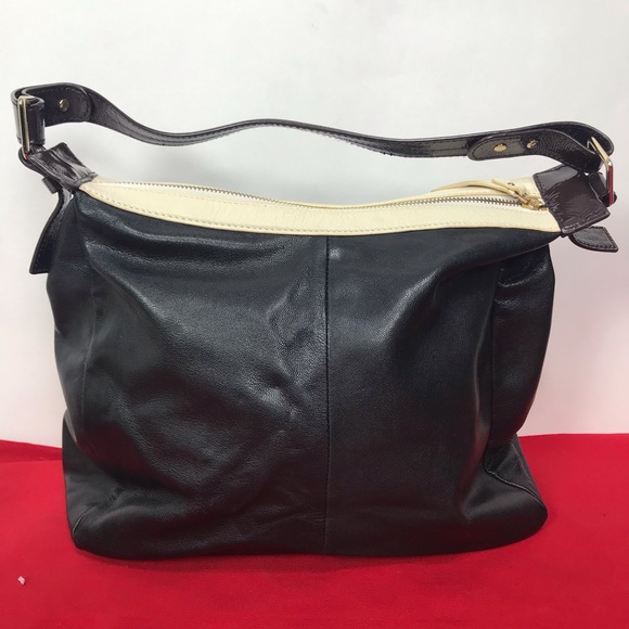 Kate Spade Navy Purse with front pockets EUC - Picture 3 of 8